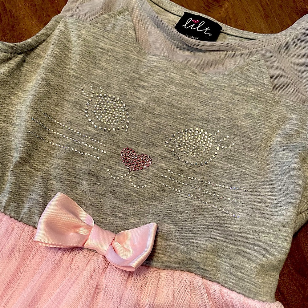 Adorable cat dress. Size 7